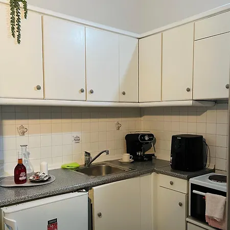 Papadatos Apts With Amazing View - 5mins From The *