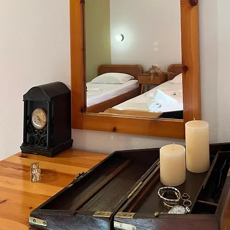 Papadatos Apts With Amazing View - 5mins From The شقة