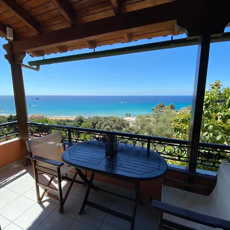 Papadatos Apts With Amazing View - 5mins From The Apartment