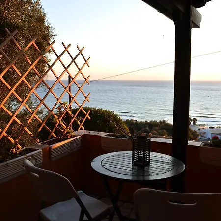 Papadatos Apts With Amazing View - 5mins From The