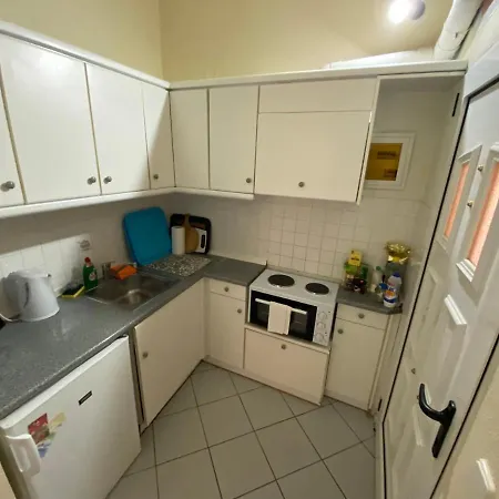 Papadatos Apts With Amazing View - 5mins From The