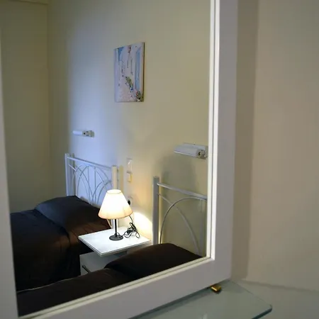 Papadatos Apts With Amazing View - 5mins From The Apartment *