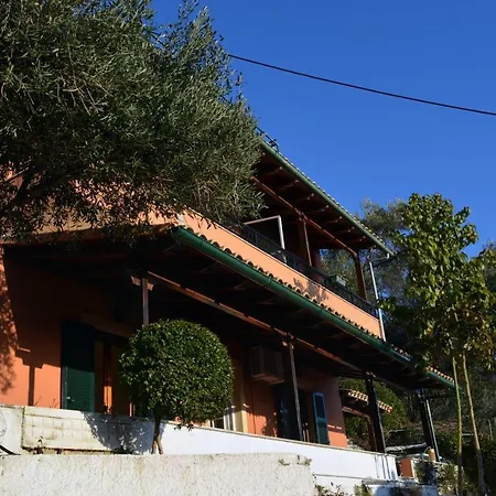 Papadatos Apts With Amazing View - 5mins From The *
