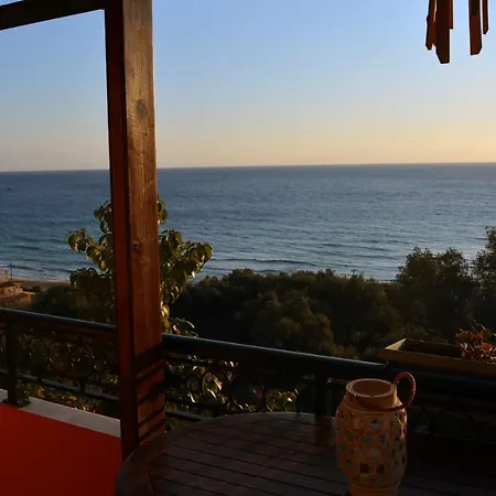 Papadatos Apts With Amazing View - 5mins From The *