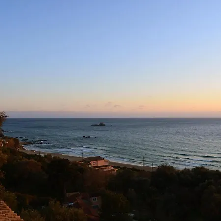 Papadatos Apts With Amazing View - 5mins From The Apartman Kontogialos