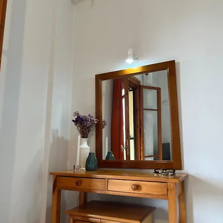 Apartment Papadatos Apts With Amazing View - 5mins From The *