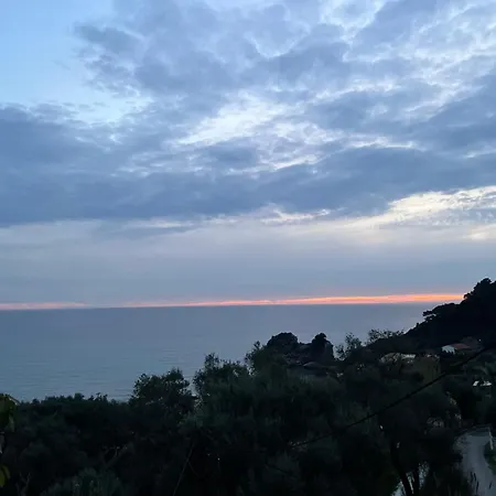 Papadatos Apts With Amazing View - 5mins From The * Kontogialos