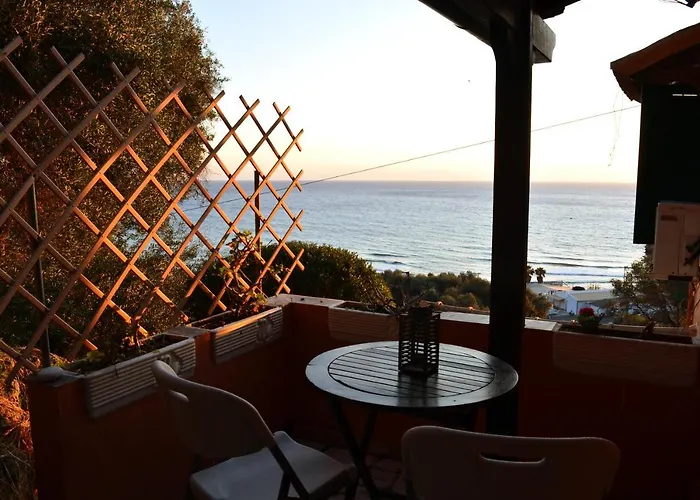Papadatos Apts With Amazing View - 5mins From The