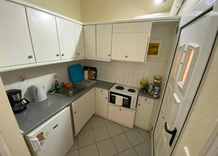 Papadatos Apts With Amazing View - 5mins From The
