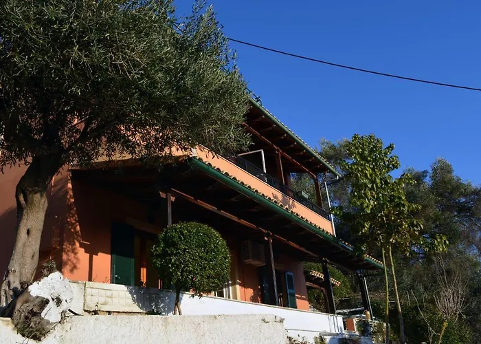 Papadatos Apts With Amazing View - 5mins From The *