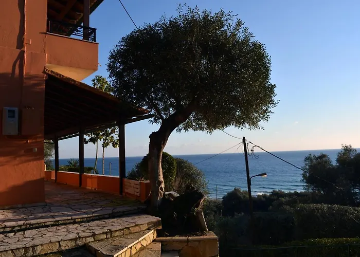 Papadatos Apts With Amazing View - 5mins From The