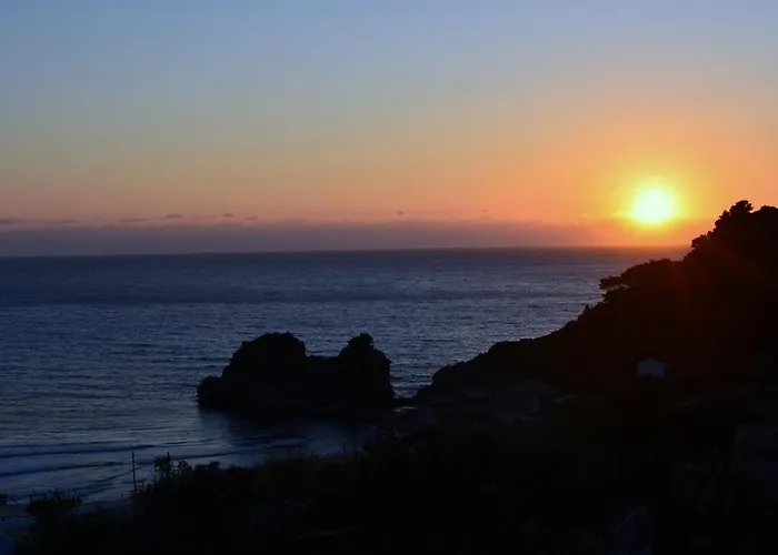Papadatos Apts With Amazing View - 5mins From The