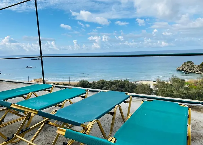 Papadatos Apts With Amazing View - 5mins From The