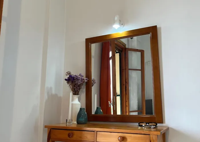 Apartman Papadatos Apts With Amazing View - 5mins From The *