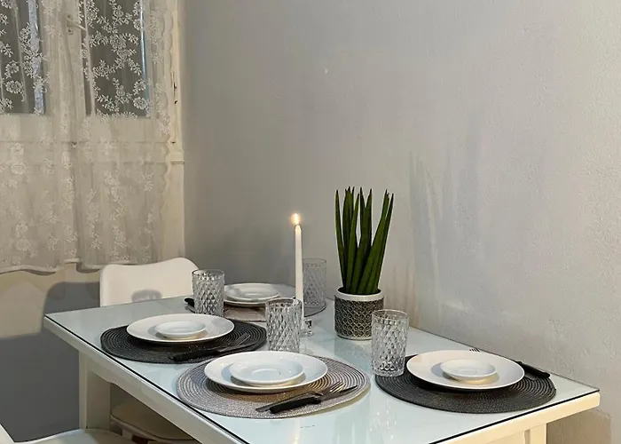 Papadatos Apts With Amazing View - 5mins From The *