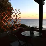 Papadatos Apts With Amazing View - 5mins From The *