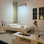 Papadatos Apts With Amazing View - 5mins From The דירה *