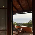 Papadatos Apts With Amazing View - 5mins From The