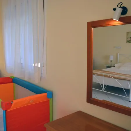 Papadatos Apts With Amazing View - 5mins From The *