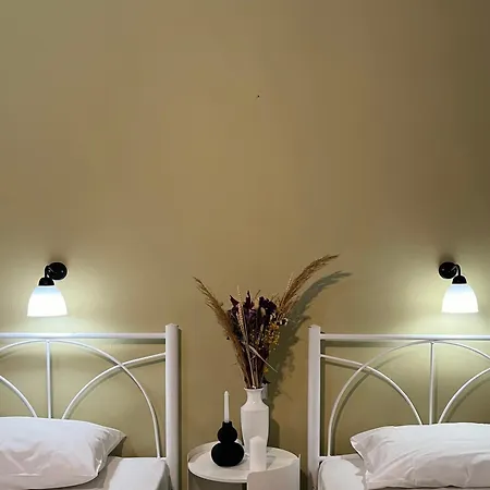 Papadatos Apts With Amazing View - 5mins From The